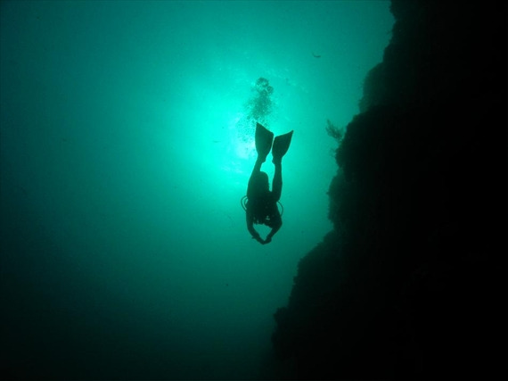 블루홀(BLUE HOLE) 이미지