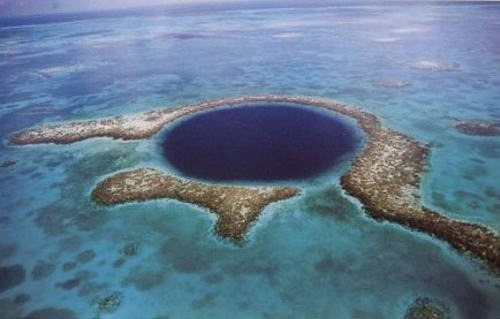 블루홀(BLUE HOLE) 이미지