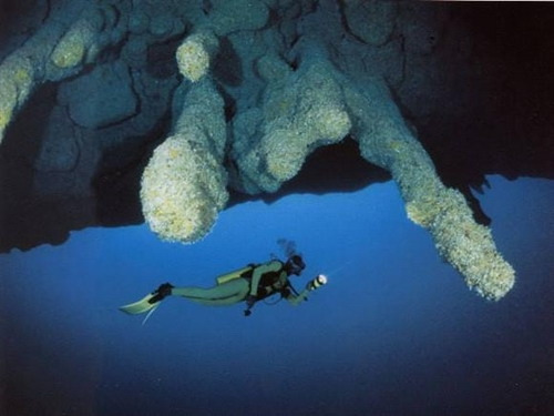블루홀(BLUE HOLE) 이미지